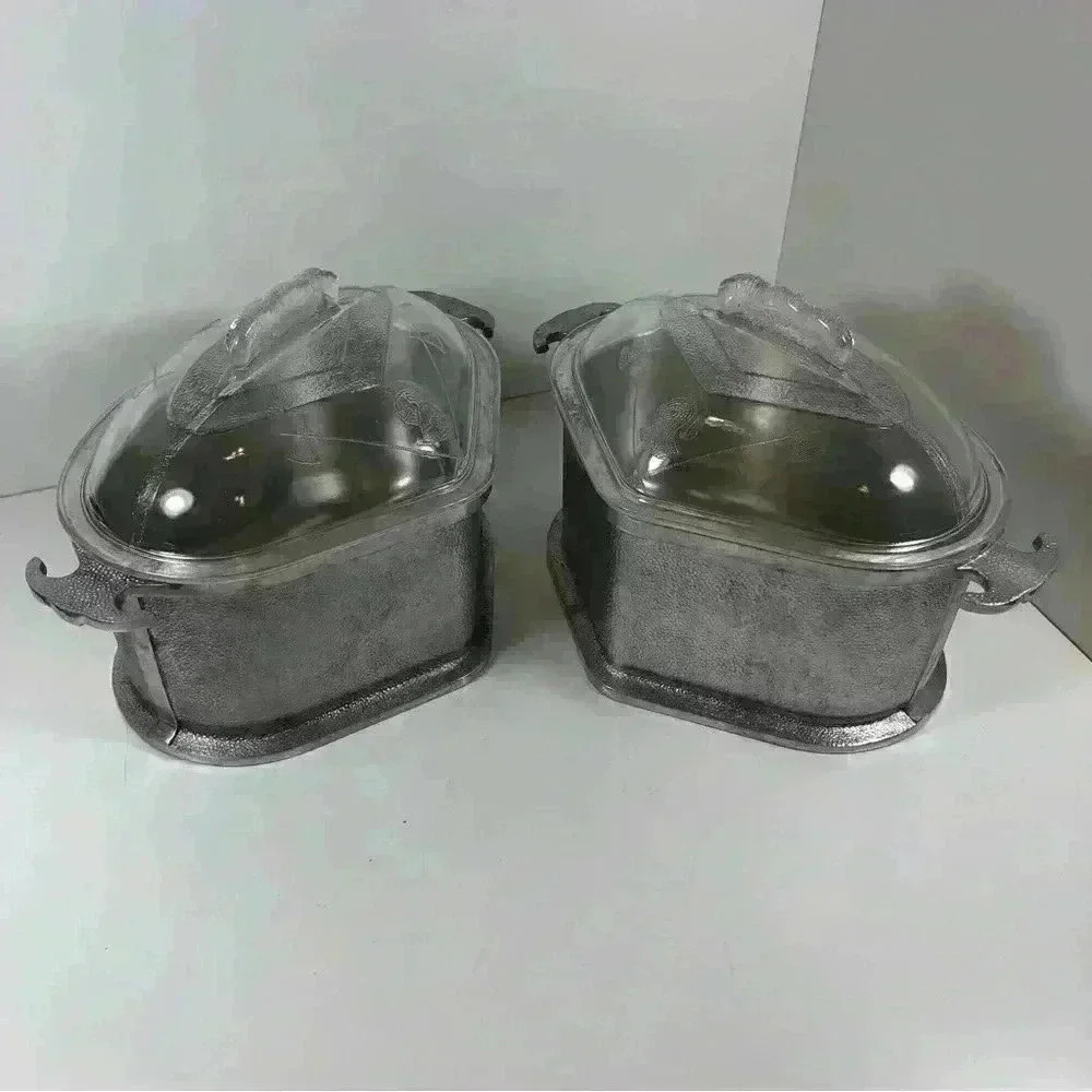 Set of 2  vintage 30s cast aluminum Guardian Service triangular casserole dishes